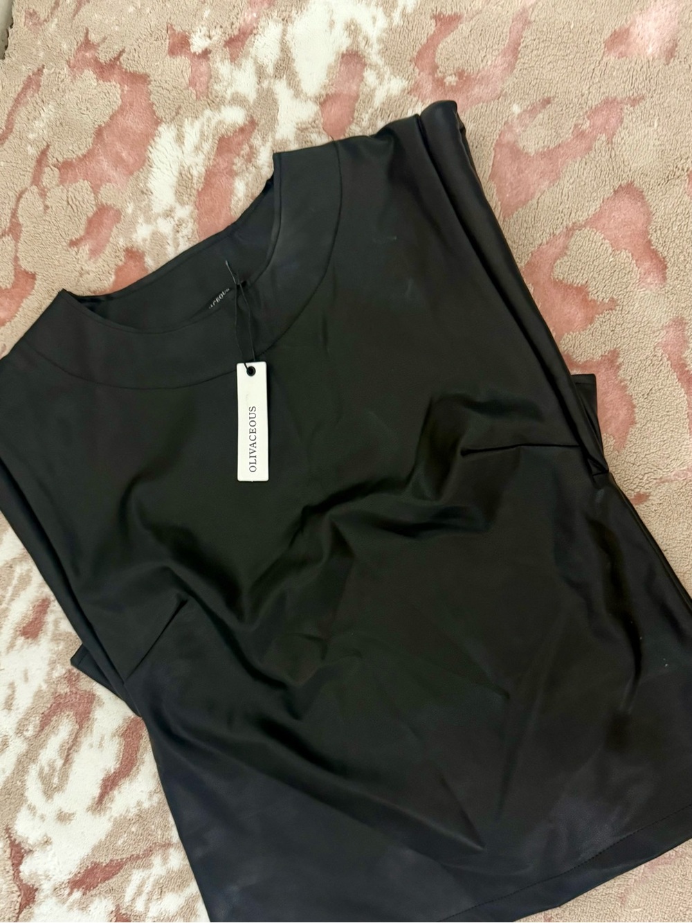 OLIVACEOUS Women's Black Sleeveless Top